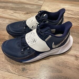 Nike Kyrie 3 TB Low Midnight Navy Size 7.5 Basketball Sneakers Velcro Strap